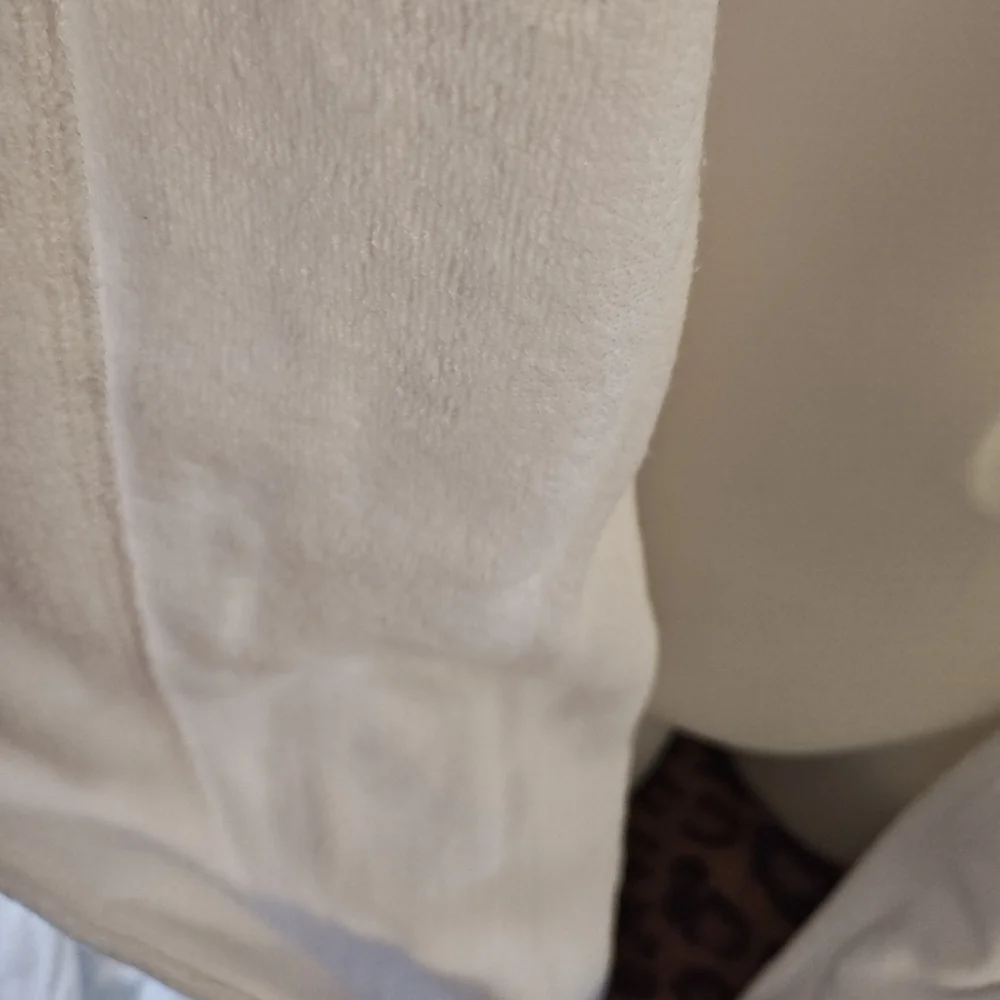 Skims Towel Robe - Picture 5 of 10